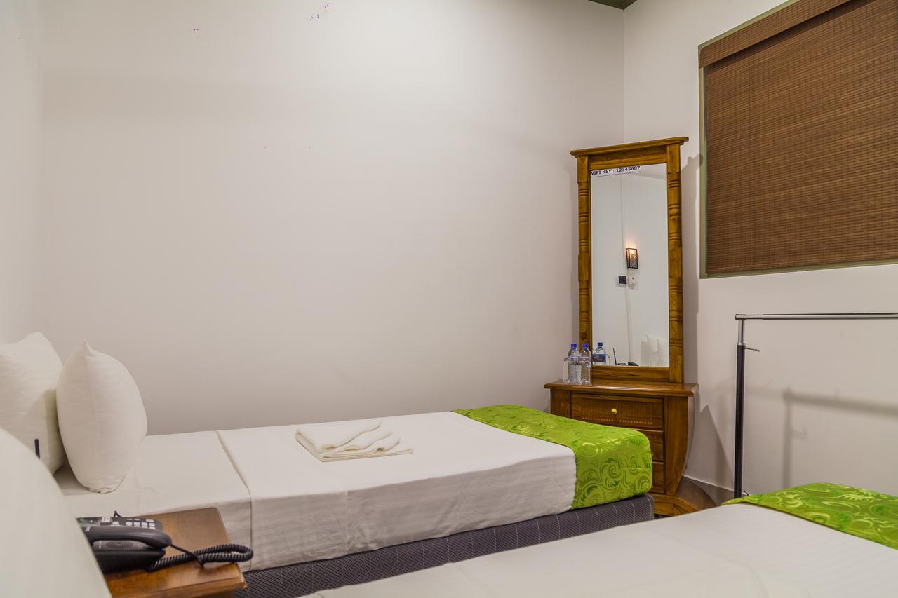 281 Kandy City Hostel & Rooms Deiyannewela Экстерьер фото